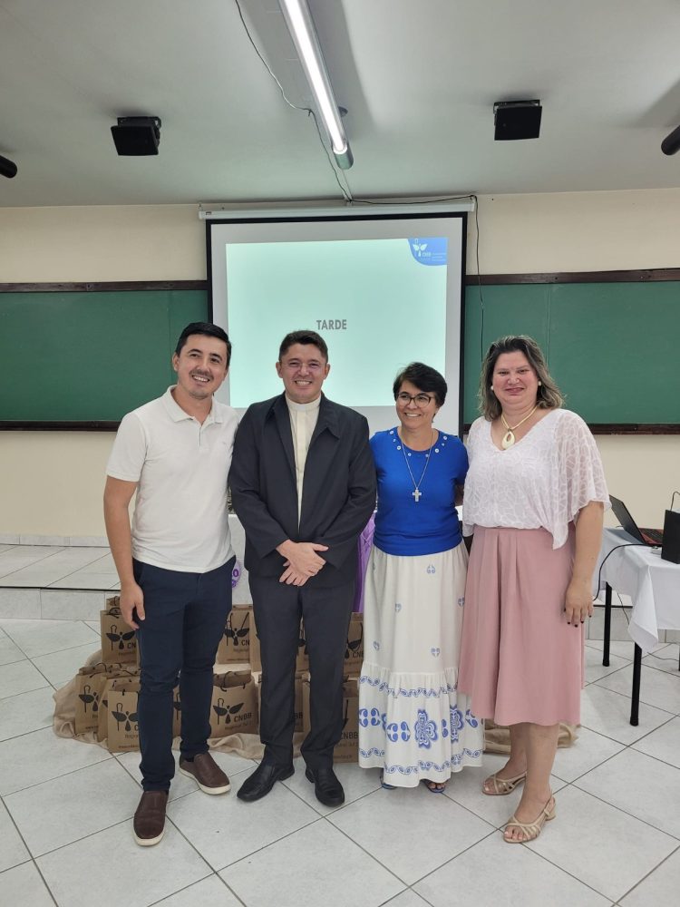 Catequistas de Umuarama em Curitiba: Aprendizado e inspiração catecumenal