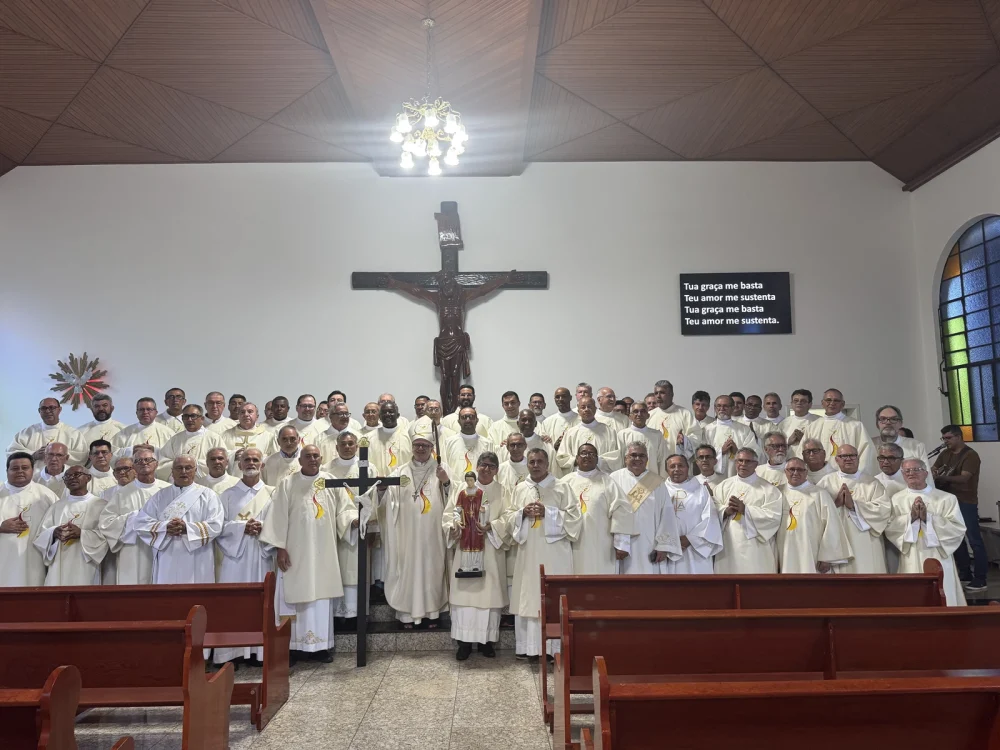 Bispo Diocesano preside Missa pelo Jubileu dos Diáconos na Paróquia São Lourenço