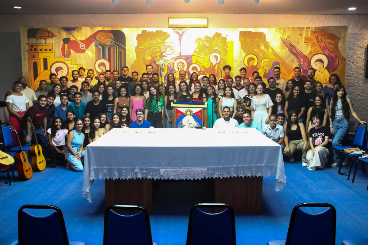 Bispo Diocesano participou de encontro com jovens das Comunidades Neocatecumenais em Umuarama