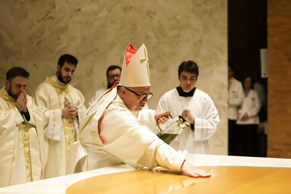 Com Solene Celebração, Bispo Dedica igreja e Altar do Santuário São José em Alto Piquiri